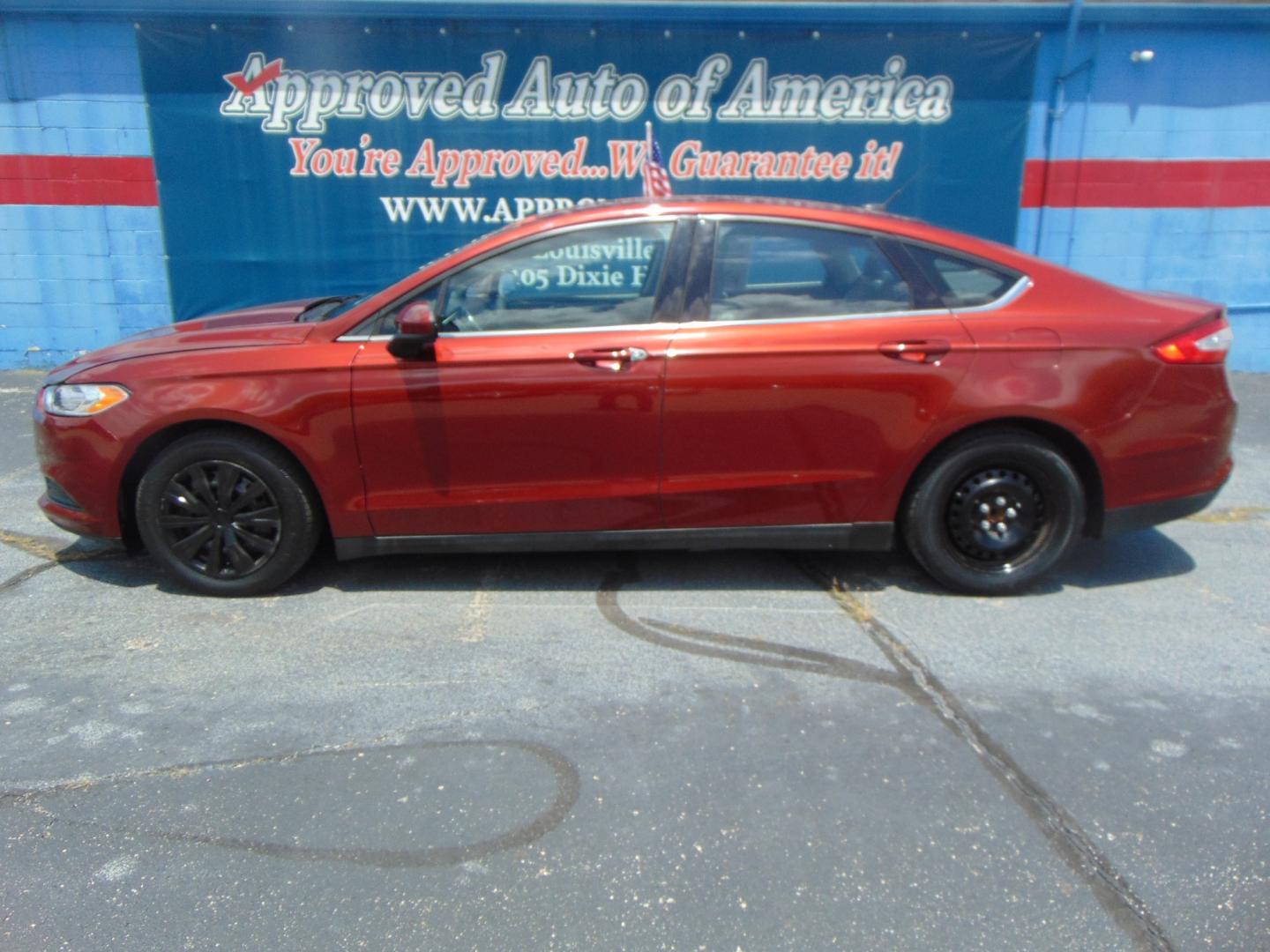 2014 Red Ford Fusion (3FA6P0G74ER) with an 4-Cyl 2.5 Liter engine, Automatic, 6-Spd transmission, located at 2105 Dixie Hwy, Louisville, KY, 40210, (502) 772-3333, 38.220932, -85.795441 - Unable to interpret response, please check raw response - Photo#0